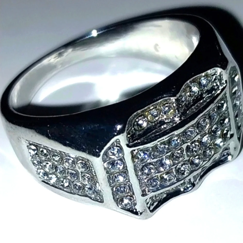 Classic Men's Ring with Geometric Design and Diamond Accents Sz 11